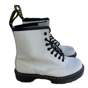 Women’s white Doc Martens boots!